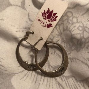Silver sataya hoops